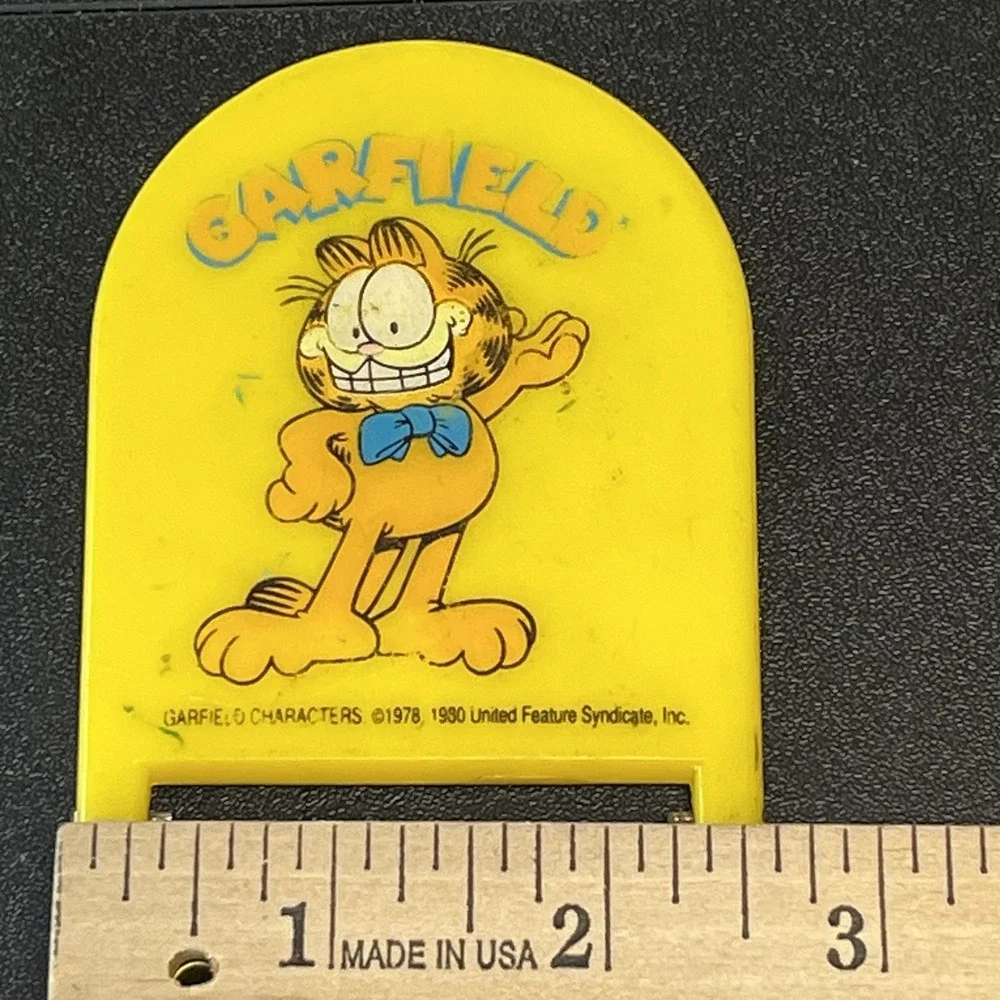 Vintage GARFIELD Plastic Pocket Folding Mirror Replacement Part Piece 1980